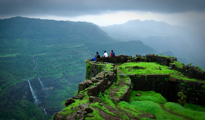 Top 10 places to visit in India this Summer