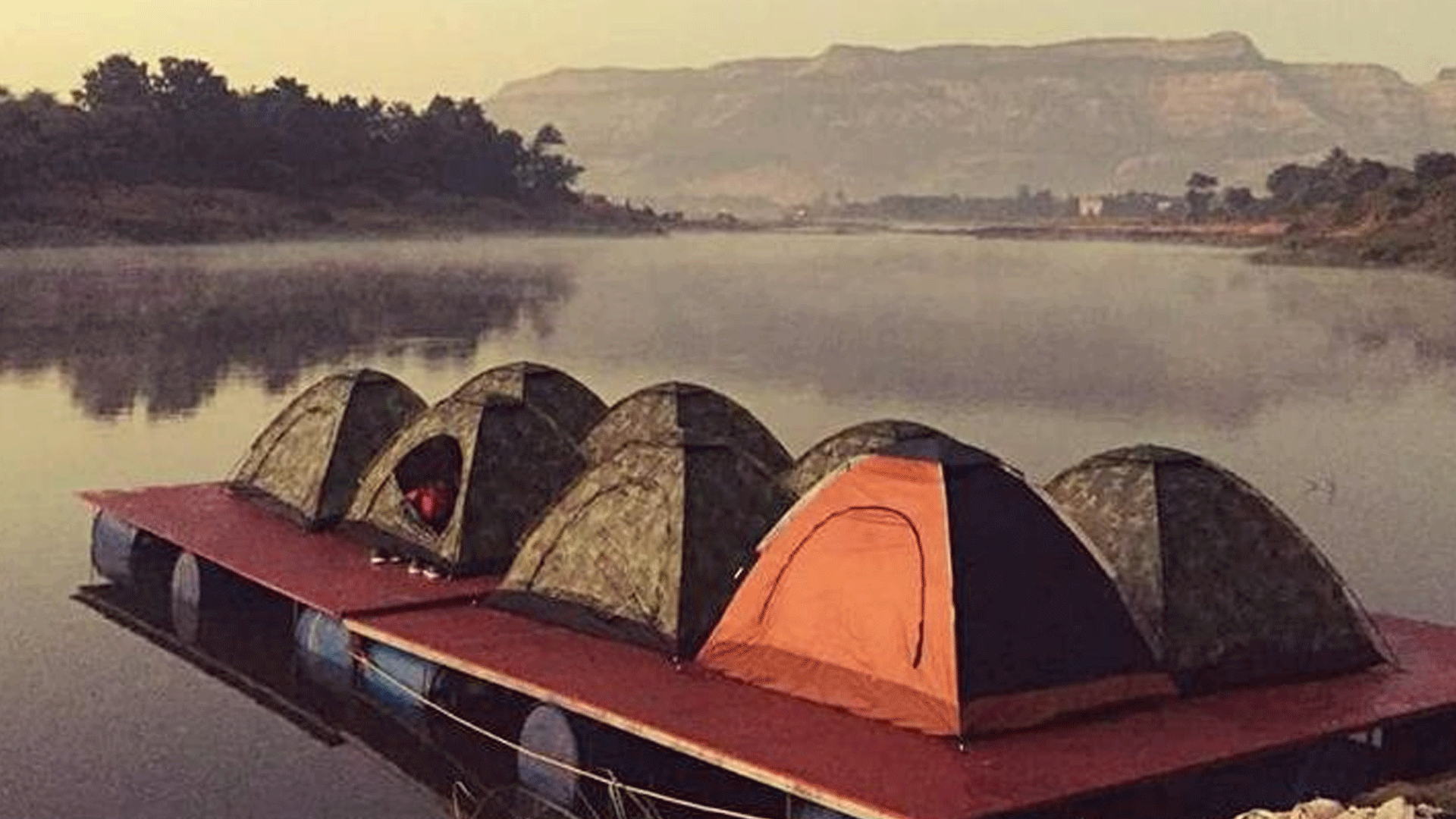 Floating-tents-2