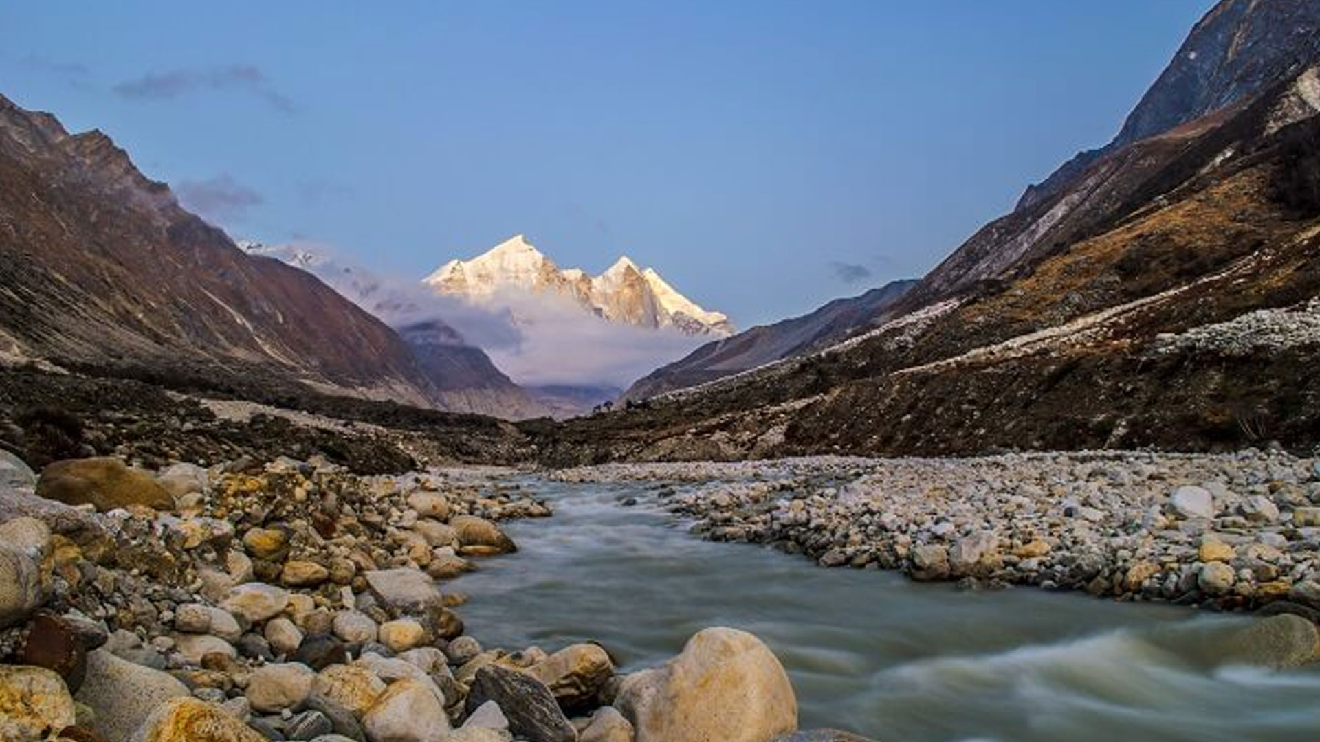 Gangotri-temple-gate-to-open-from-7th-May,-Do-the-planning-right-now