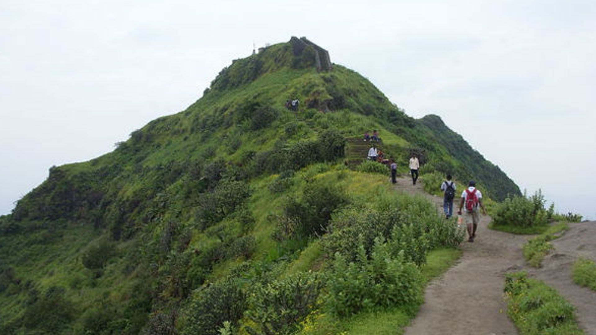 This Monsoon, a visit to Purandar Fort is must
