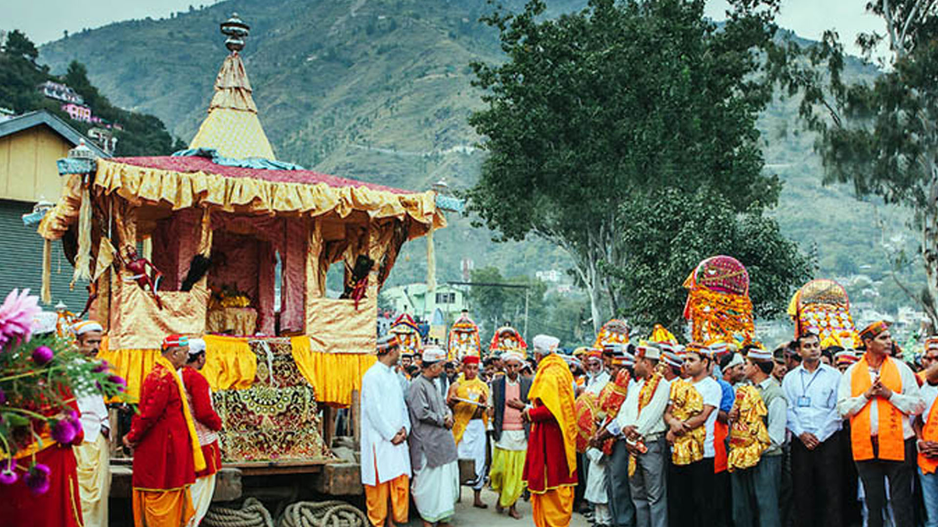 Experience Dussehra in Kullu, India